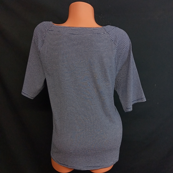 Wetport woman - Picture 2 of 8